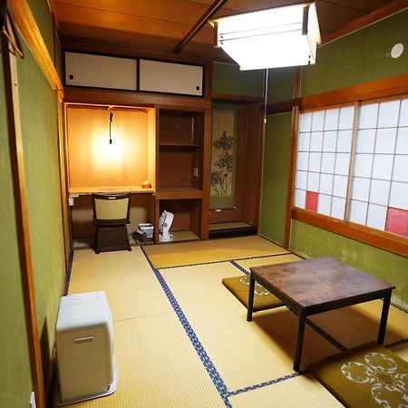 Hostel Murasaki Ryokan ทาคายาม่า ภายนอก รูปภาพ