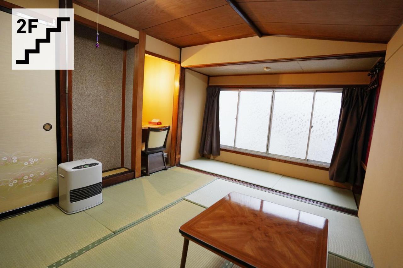 Hostel Murasaki Ryokan ทาคายาม่า ภายนอก รูปภาพ