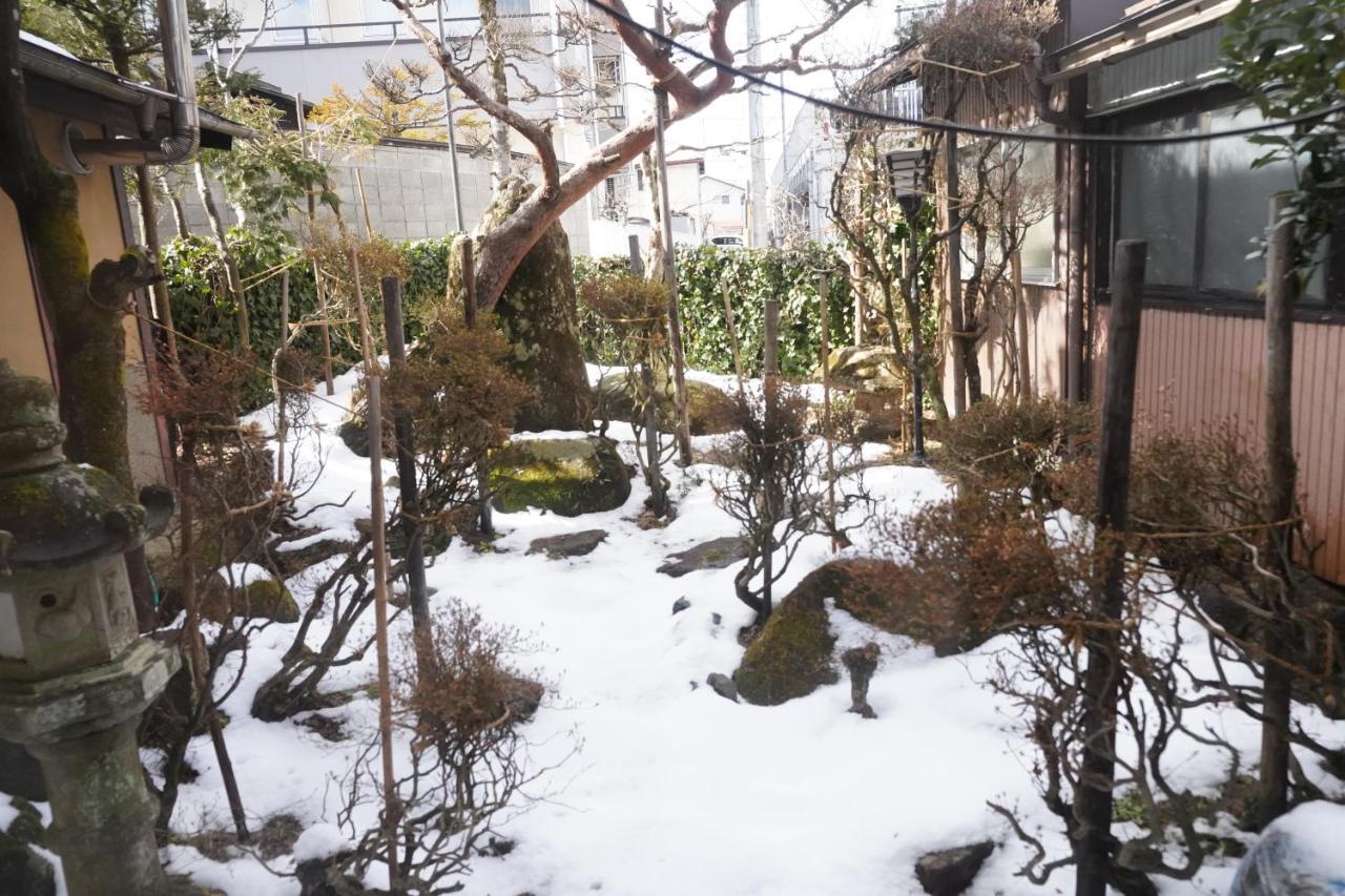 Hostel Murasaki Ryokan ทาคายาม่า ภายนอก รูปภาพ