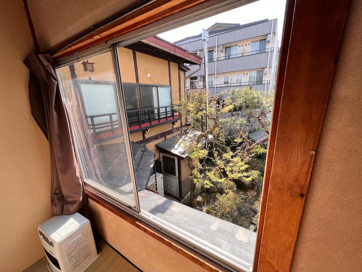 Hostel Murasaki Ryokan ทาคายาม่า ภายนอก รูปภาพ