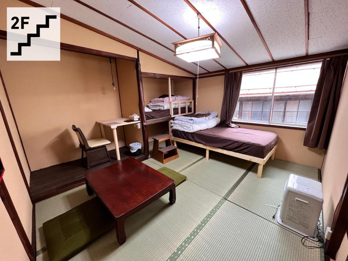 Hostel Murasaki Ryokan ทาคายาม่า ภายนอก รูปภาพ