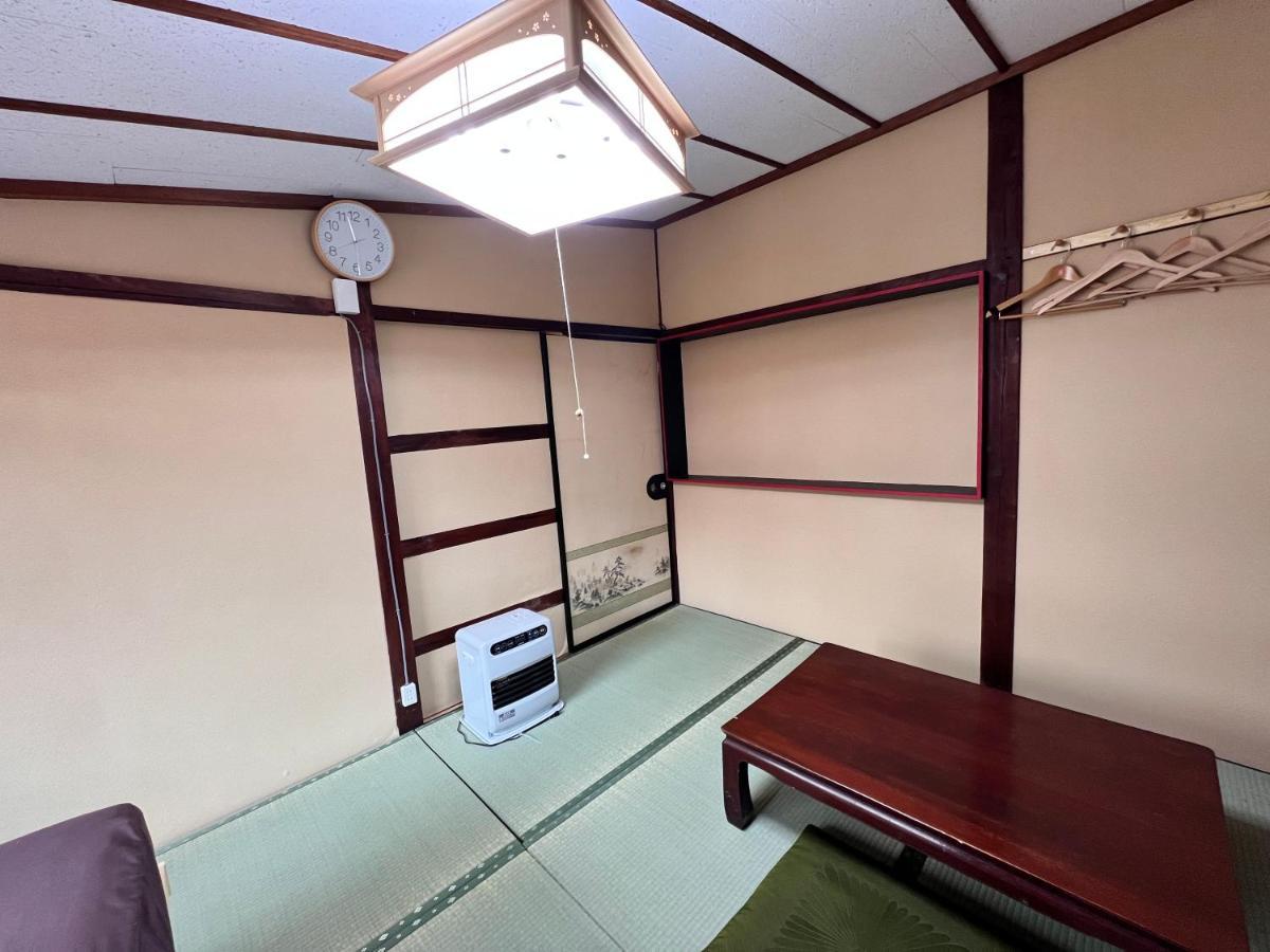 Hostel Murasaki Ryokan ทาคายาม่า ภายนอก รูปภาพ