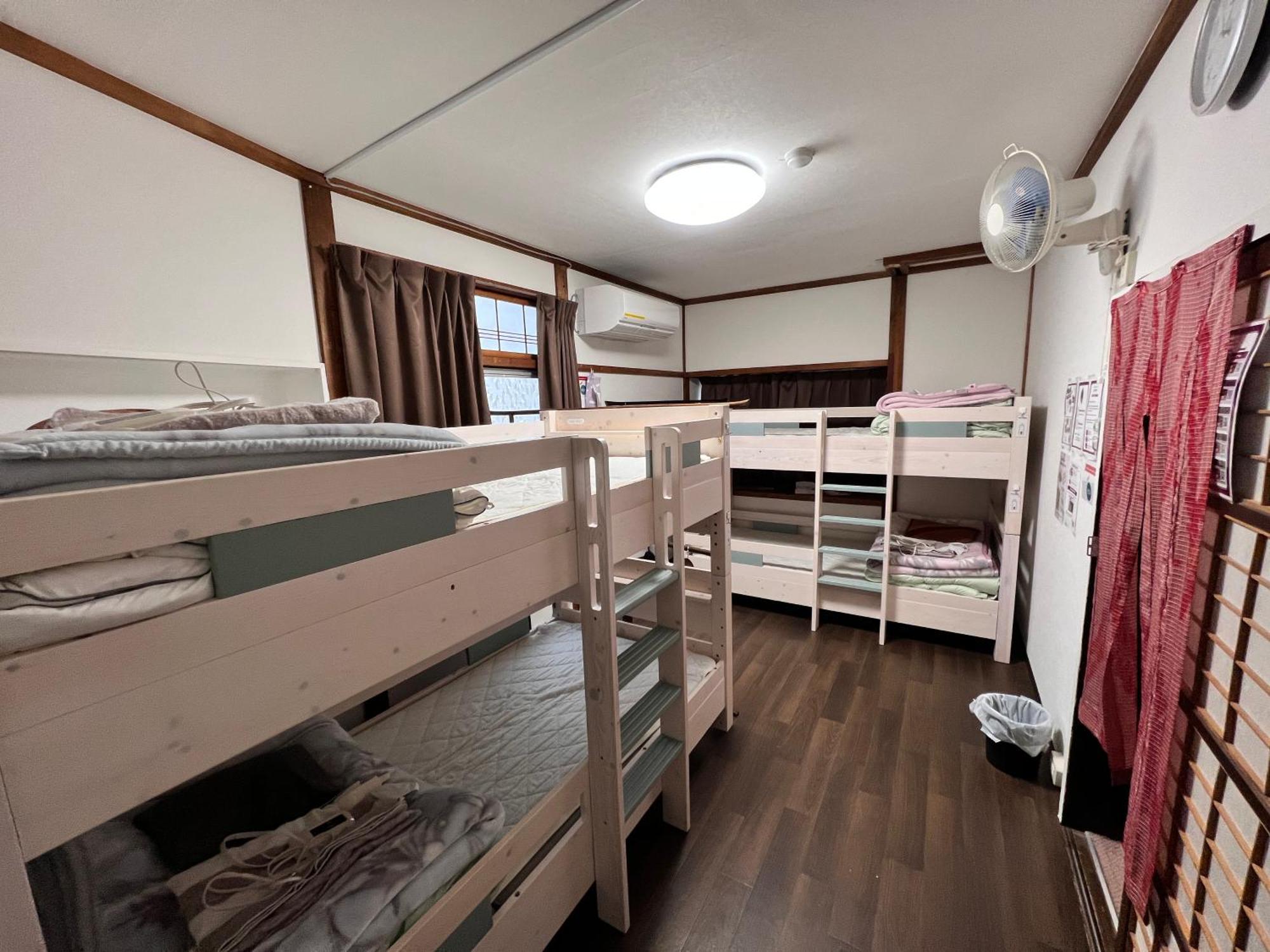 Hostel Murasaki Ryokan ทาคายาม่า ภายนอก รูปภาพ